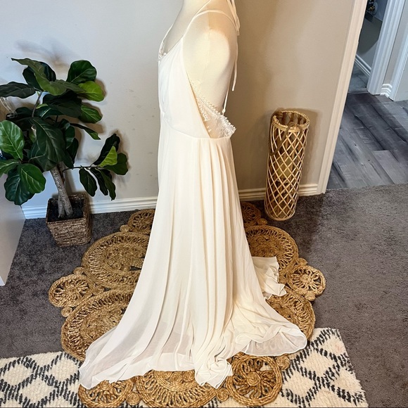 Sold Out LuLu’s Celebrate the Moment White Lace Maxi Dress Size XL - Picture 14 of 15